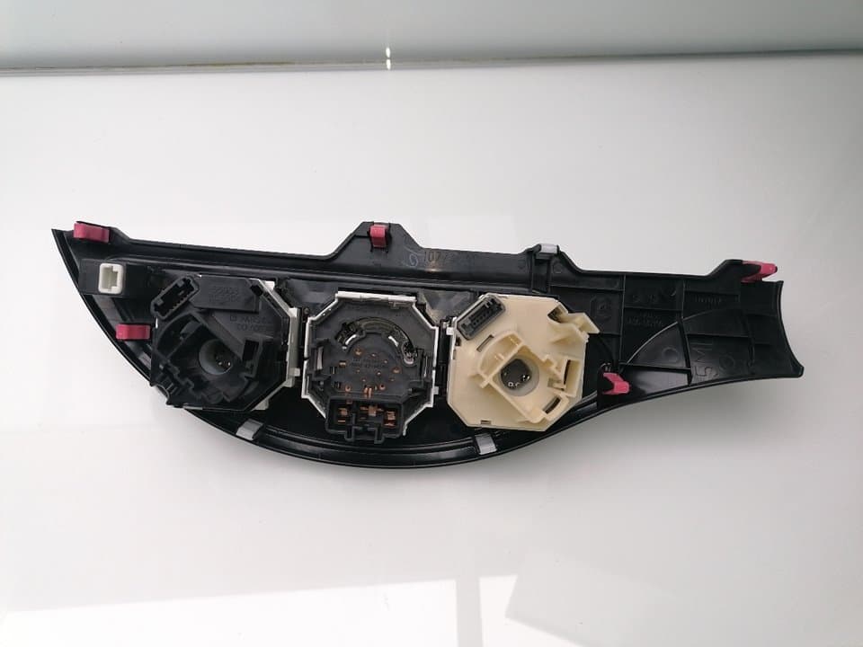 Recambio TOYOTA YARIS (KSP9/SCP9/NLP9) ref. 554060D390C2 3