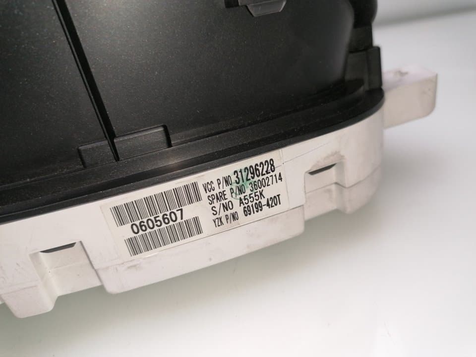 Cuadro instrumentos VOLVO V50 FAMILIAR 4