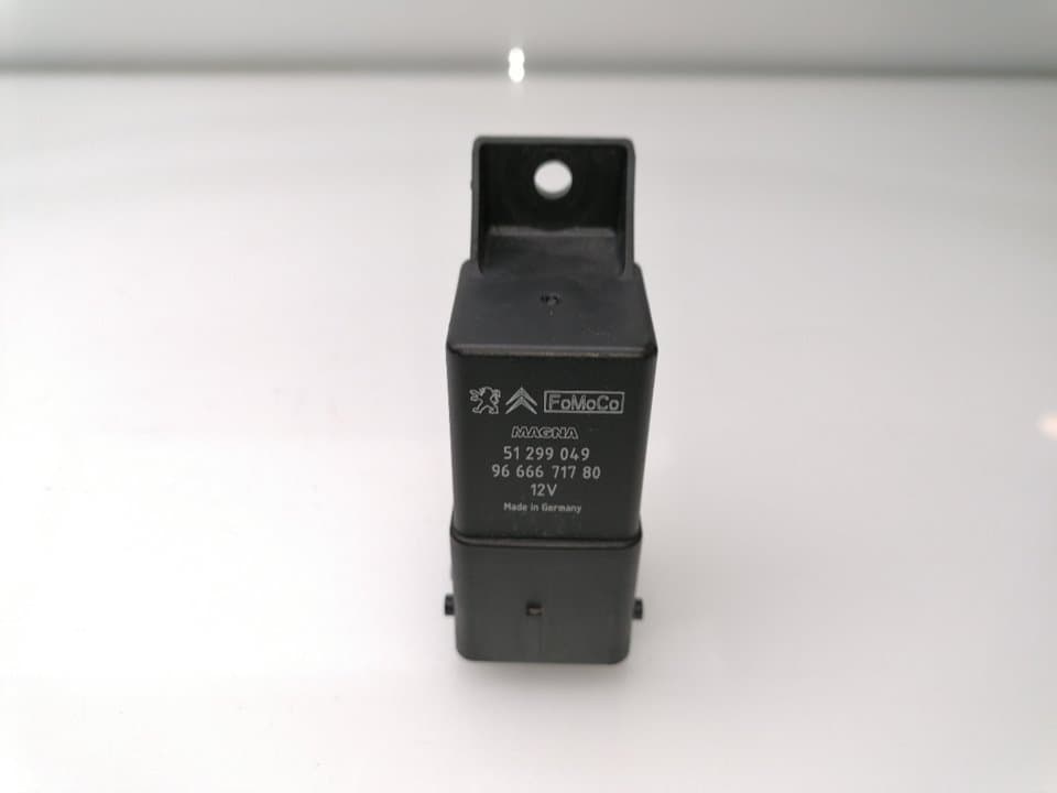 Caja precalentamiento VOLVO V50 FAMILIAR