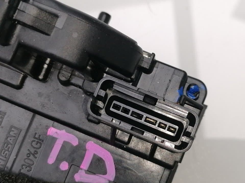 Cerradura puerta trasera derecha NISSAN JUKE (F15) 2