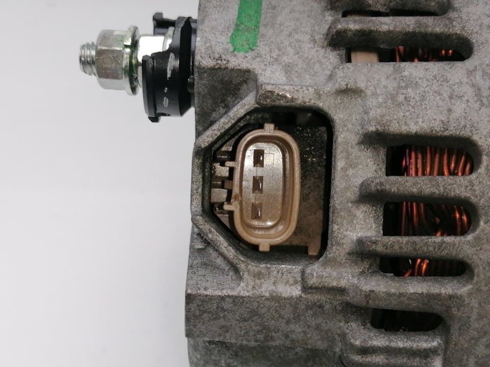 Alternador NISSAN JUKE (F15) 4