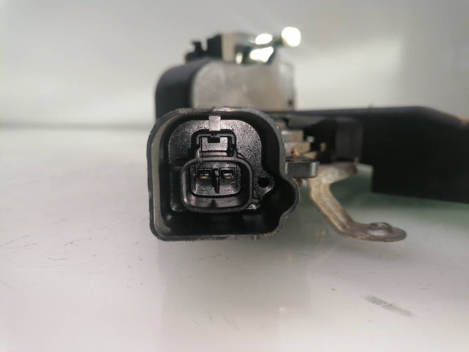 Cerradura puerta trasera derecha TOYOTA COROLLA (E12) 4