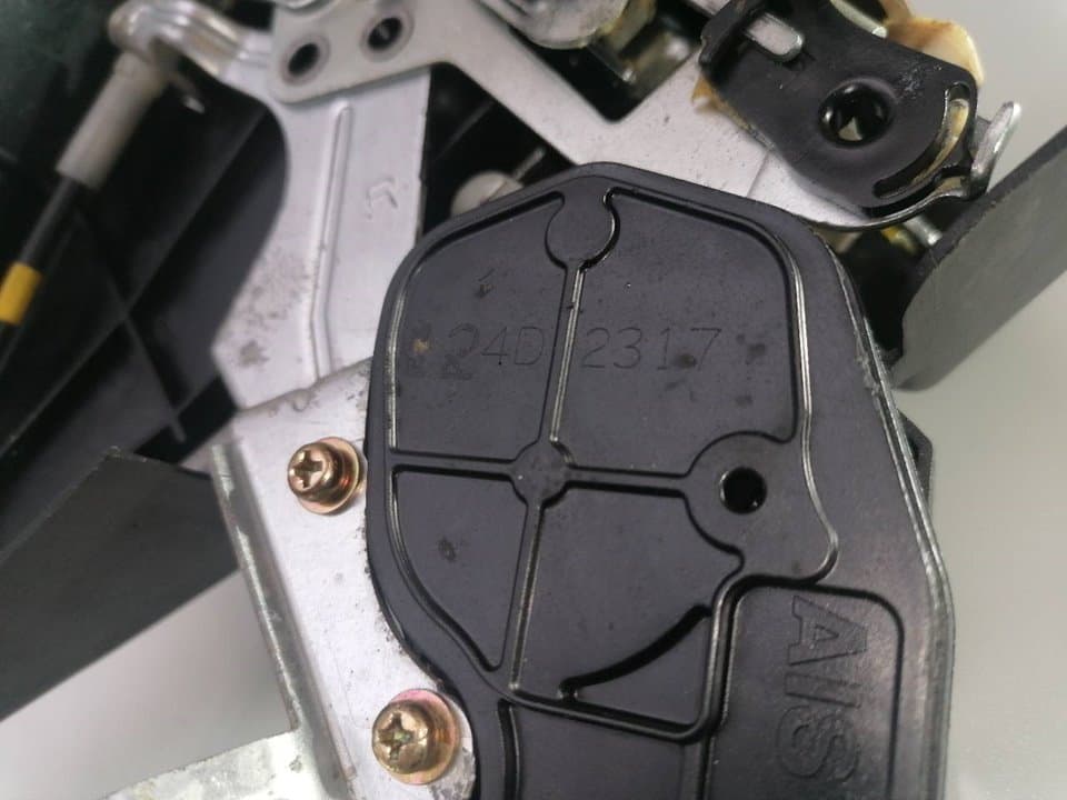 Cerradura puerta trasera derecha TOYOTA COROLLA (E12) 3