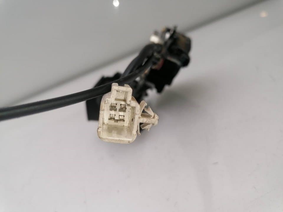 Cerradura maletero / porton TOYOTA COROLLA (E12) 2