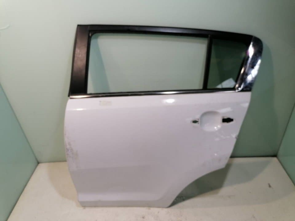 Puerta trasera izquierda KIA SPORTAGE