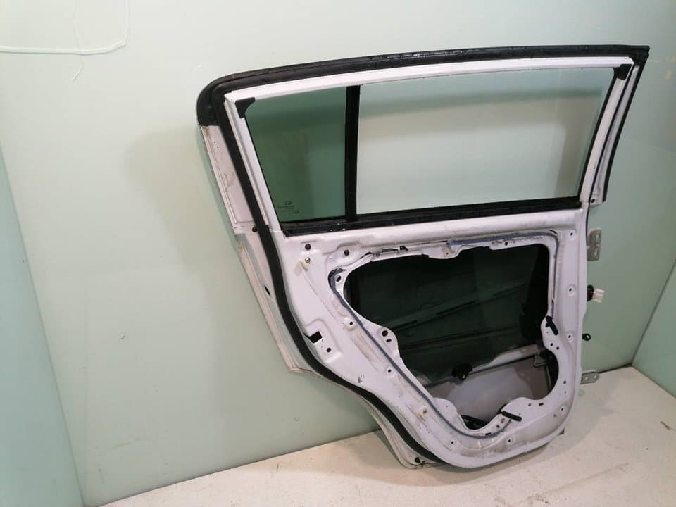 Puerta trasera izquierda KIA SPORTAGE 5