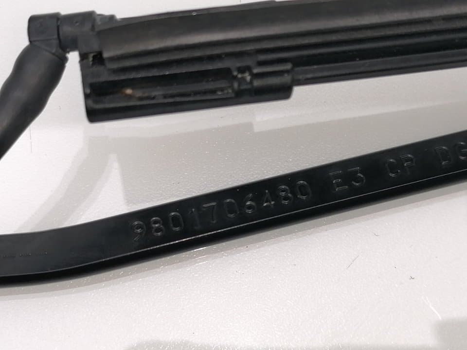 Brazo limpia delantero derecho CITROEN C4 CACTUS 2