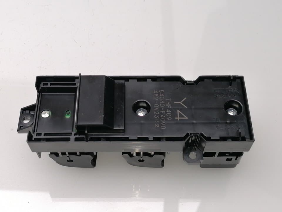 Mando elevalunas delantero izquierdo TOYOTA C-HR 2