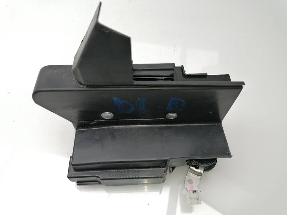 Cerradura puerta delantera derecha DACIA SANDERO 5