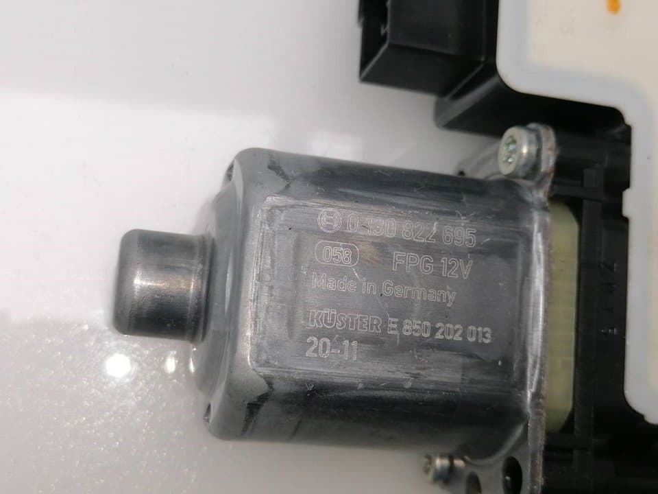 Motor elevalunas trasero izquierdo VOLKSWAGEN POLO 3