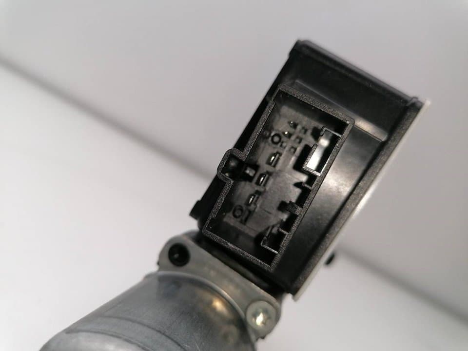 Motor elevalunas trasero izquierdo VOLKSWAGEN POLO 2