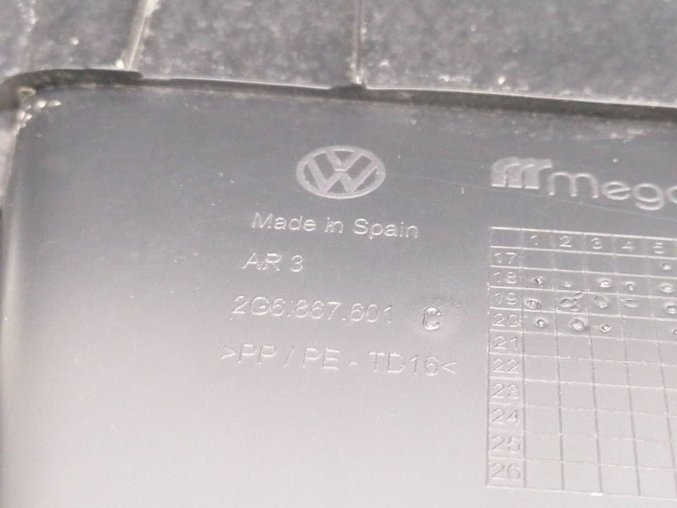 Plastico VOLKSWAGEN POLO 2