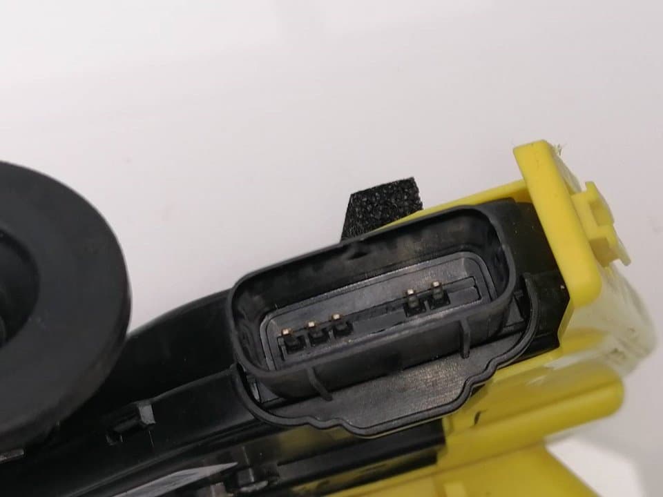 Cerradura puerta delantera izquierda KIA NIRO 3