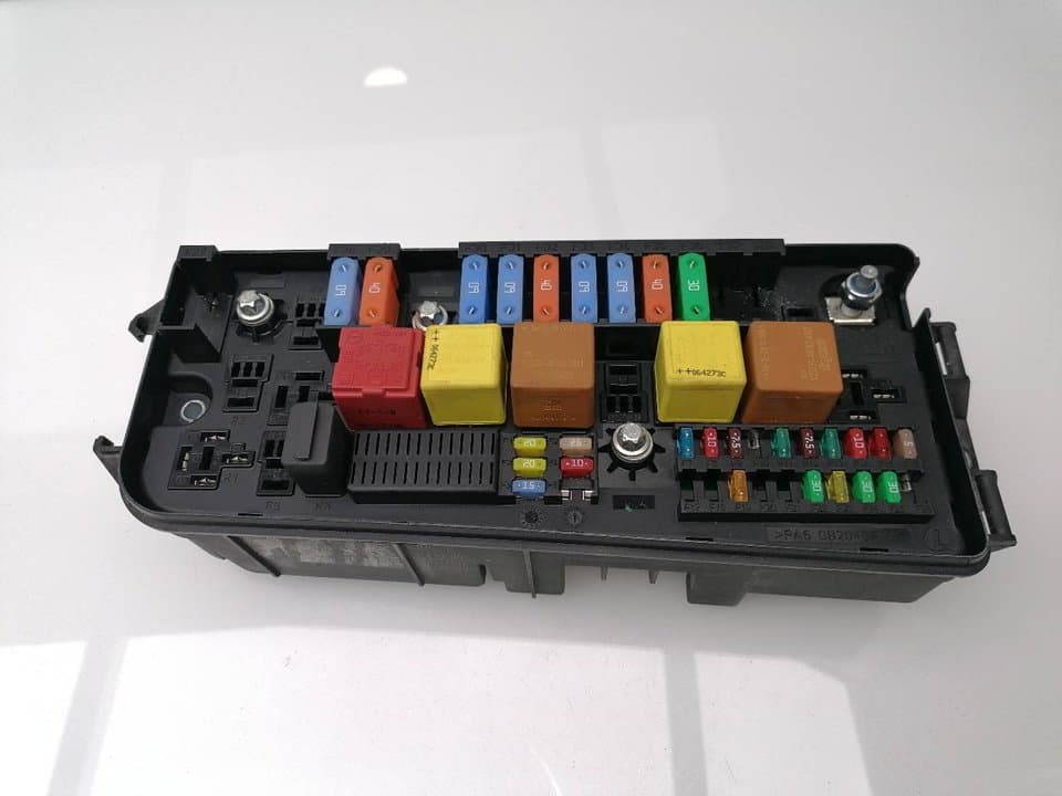 Caja reles / fusibles OPEL VECTRA C CARAVAN 2