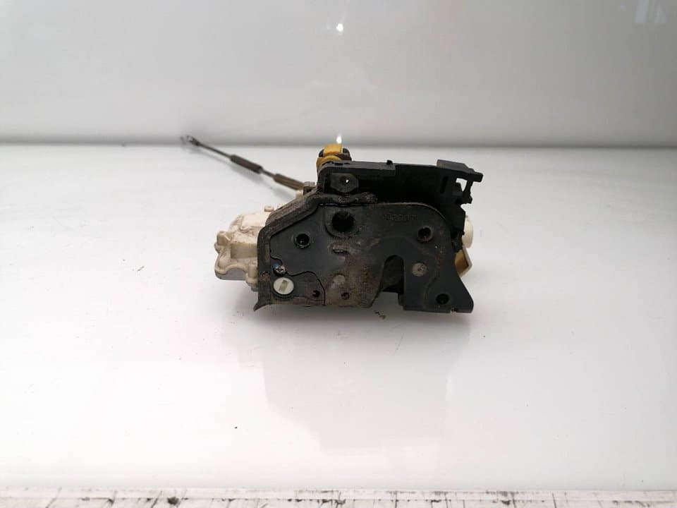 Cerradura puerta trasera derecha SEAT LEON (1P1)