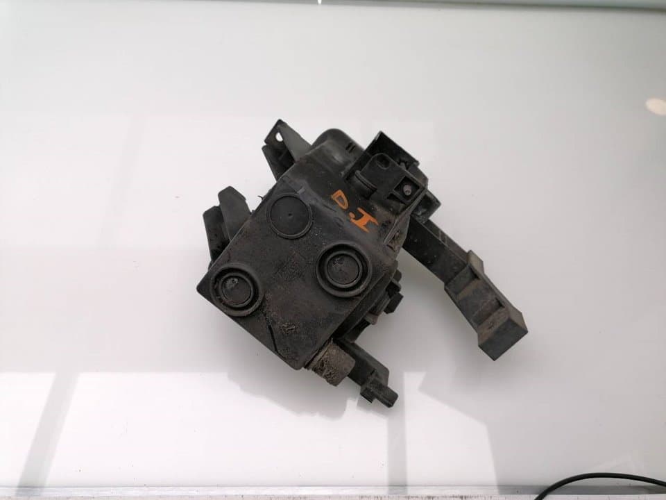 Faro antiniebla izquierdo OPEL ZAFIRA B 2