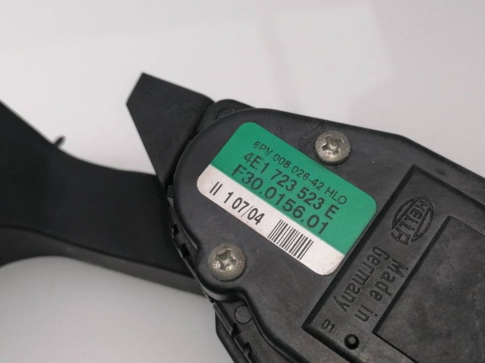 Pedal acelerador AUDI A8 (4E2) 3
