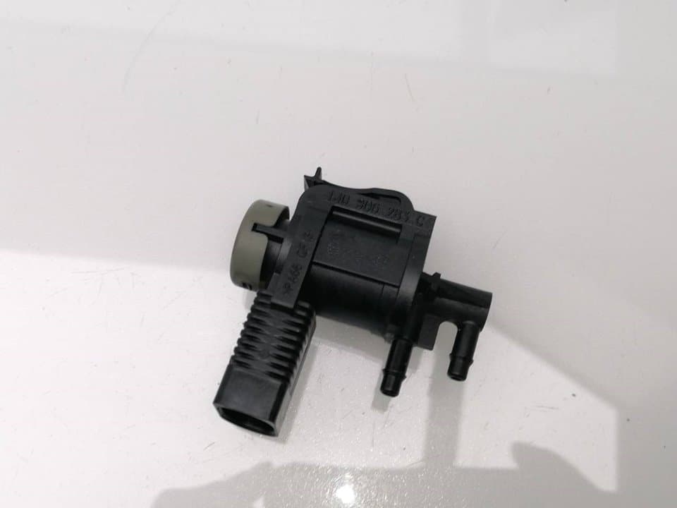 Valvula aire adicional AUDI A8 (4E2)