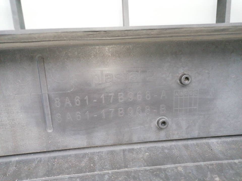 Rejilla delantera FORD FIESTA (CE1) 2