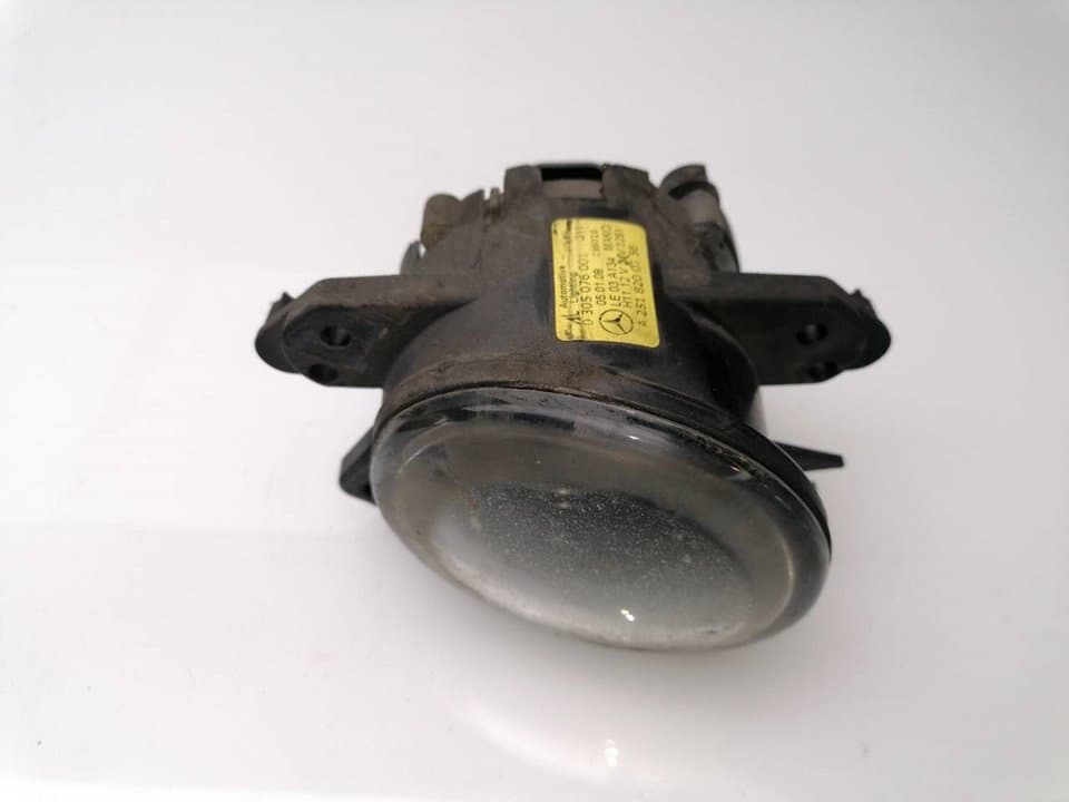 Faro antiniebla derecho MERCEDES-BENZ CLASE B (W246)