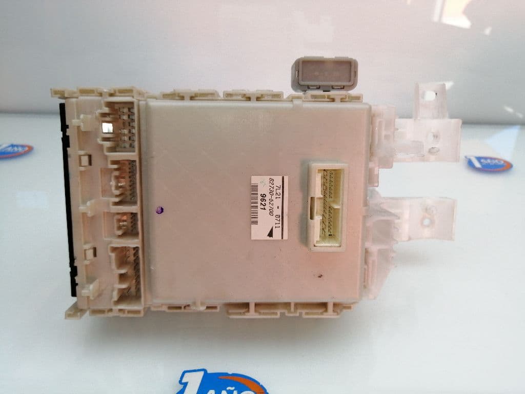 Caja reles / fusibles TOYOTA YARIS 3