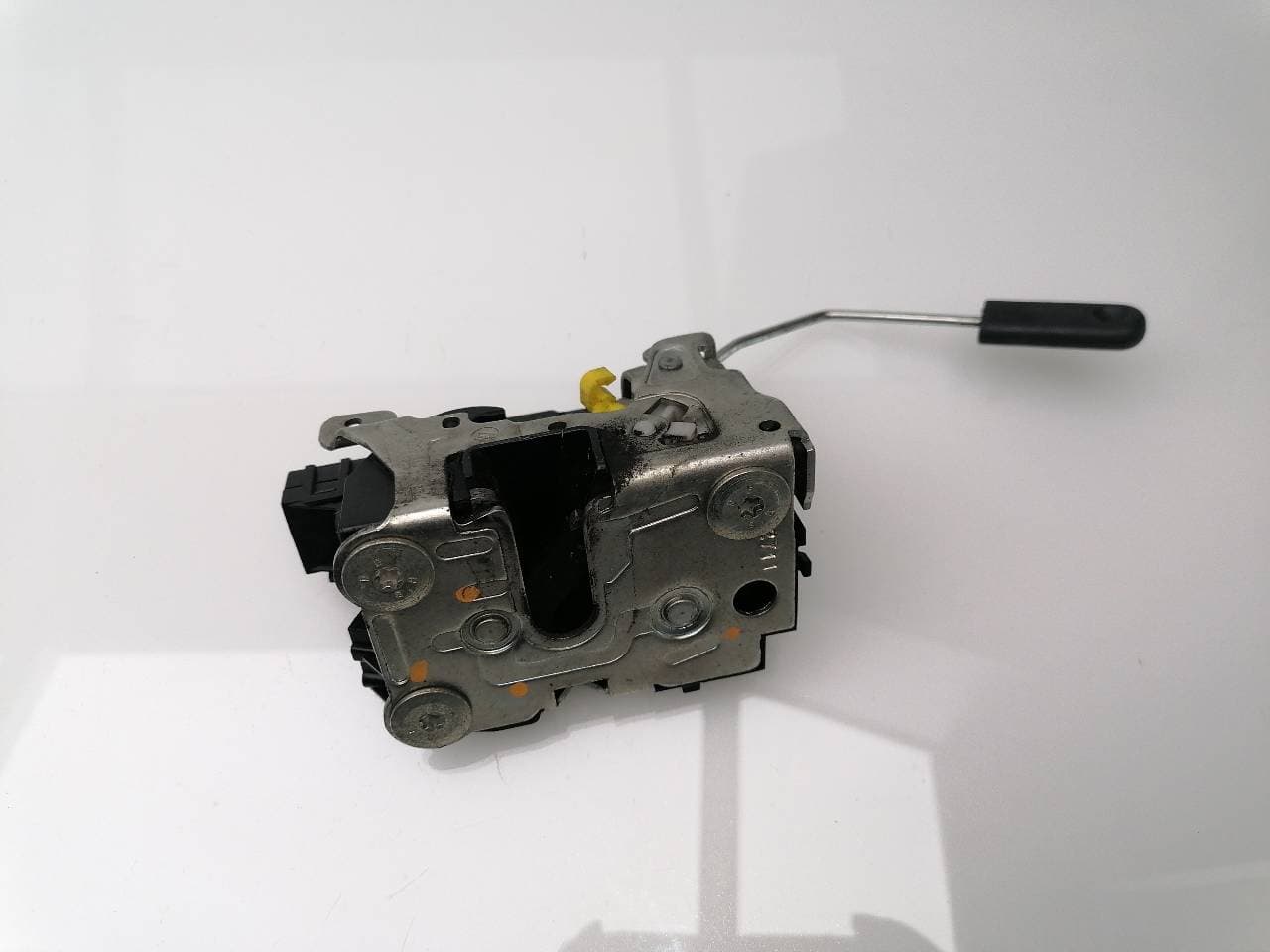 Cerradura puerta delantera derecha IVECO DAILY