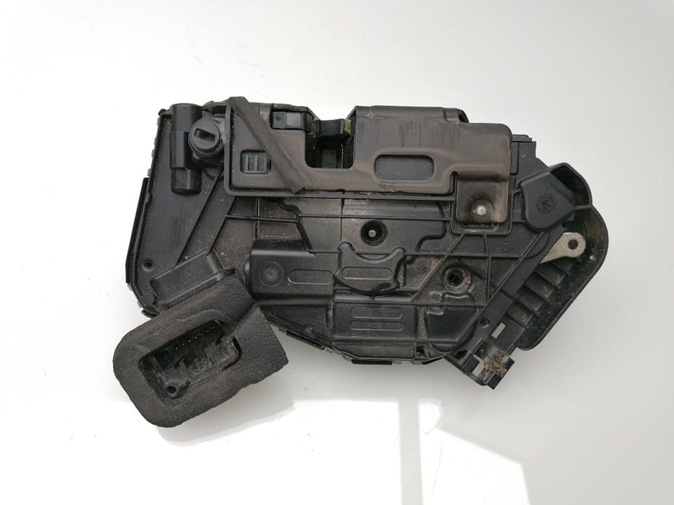 Cerradura puerta trasera derecha VOLKSWAGEN GOLF VII LIM. 3