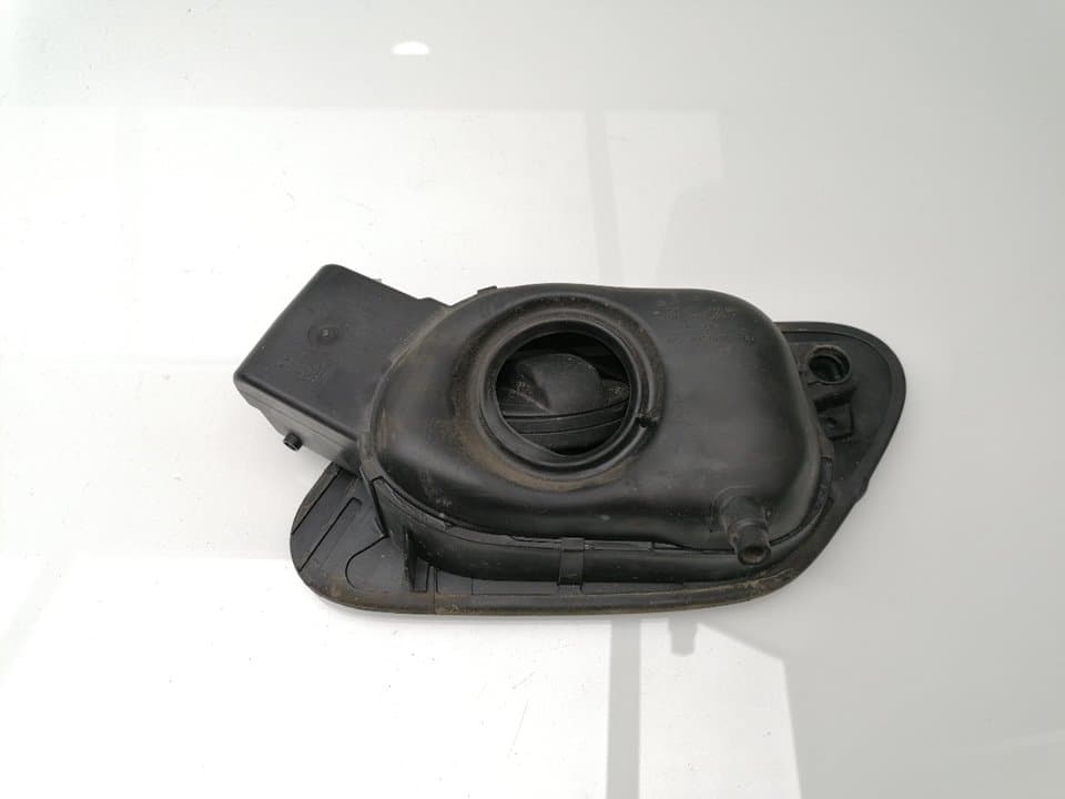 Tapa exterior combustible VOLKSWAGEN GOLF VII LIM. 3
