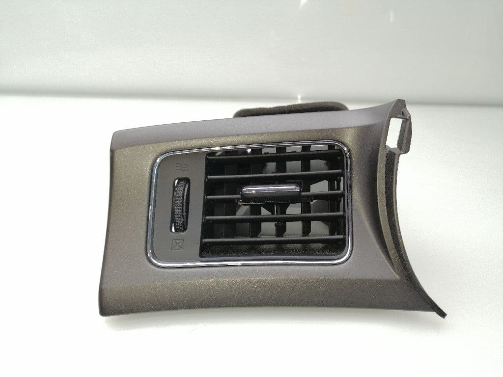 Plastico NISSAN PULSAR (C13)