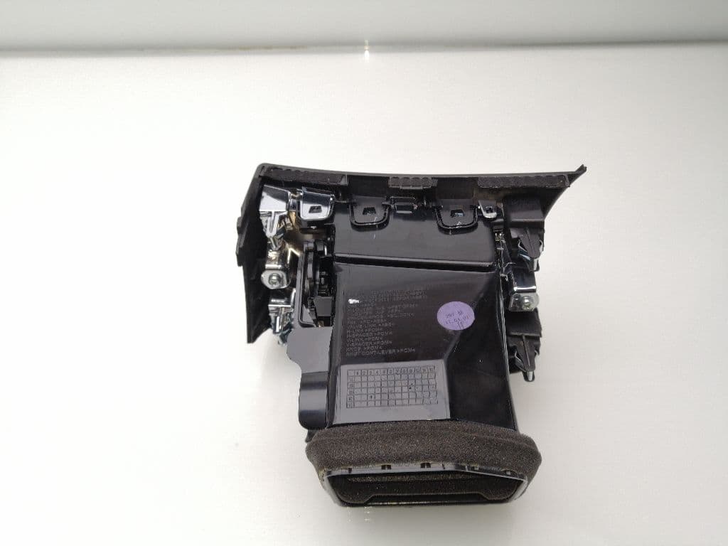 Plastico NISSAN PULSAR (C13) 3