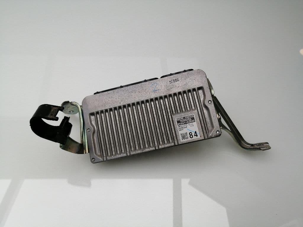 Centralita motor uce TOYOTA AURIS 3