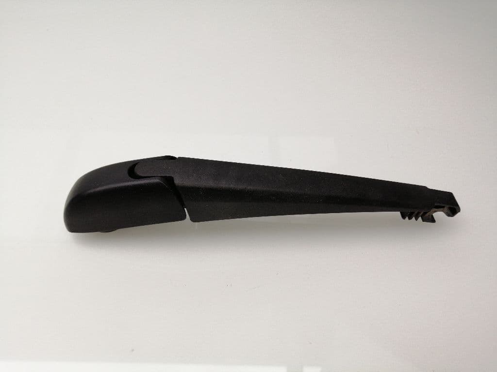 Brazo limpia trasero TOYOTA AURIS