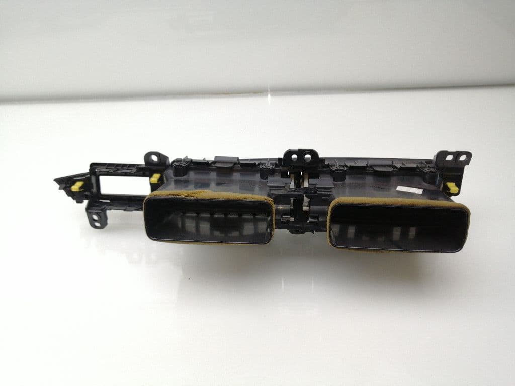 Plastico TOYOTA AURIS 4