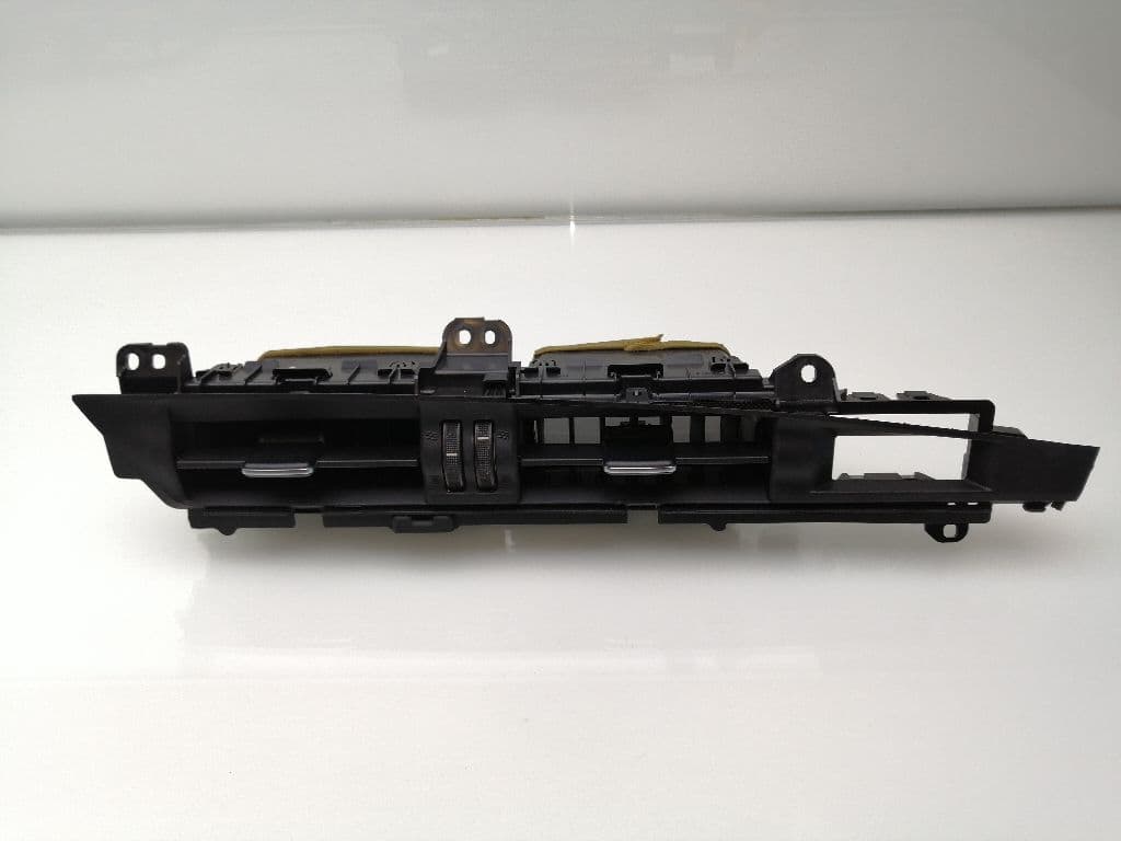 Plastico TOYOTA AURIS