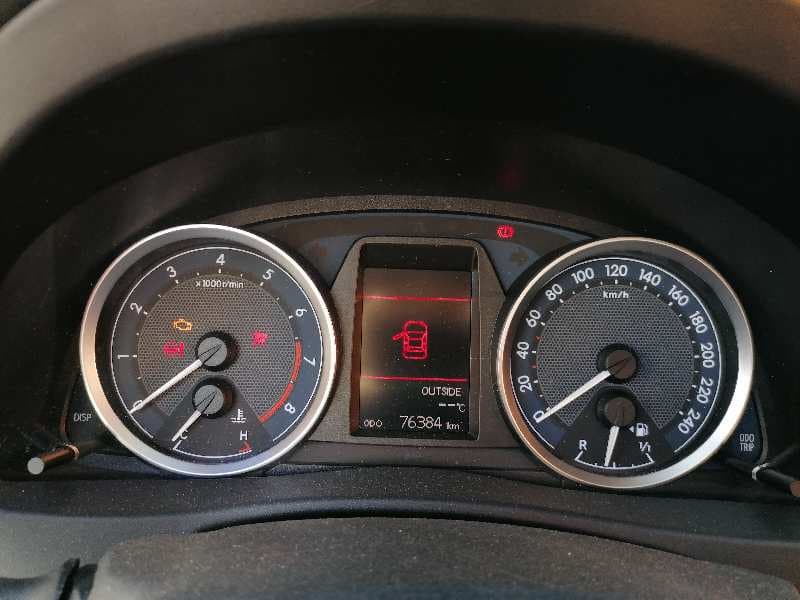Cuadro instrumentos TOYOTA AURIS 5