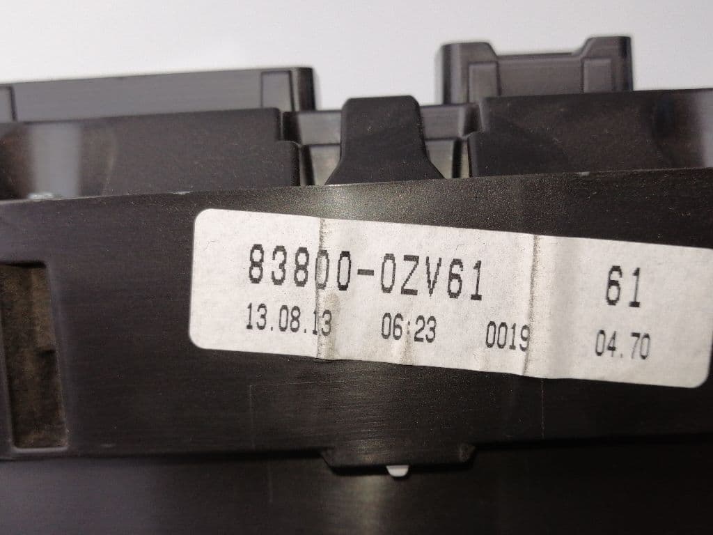 Cuadro instrumentos TOYOTA AURIS 4