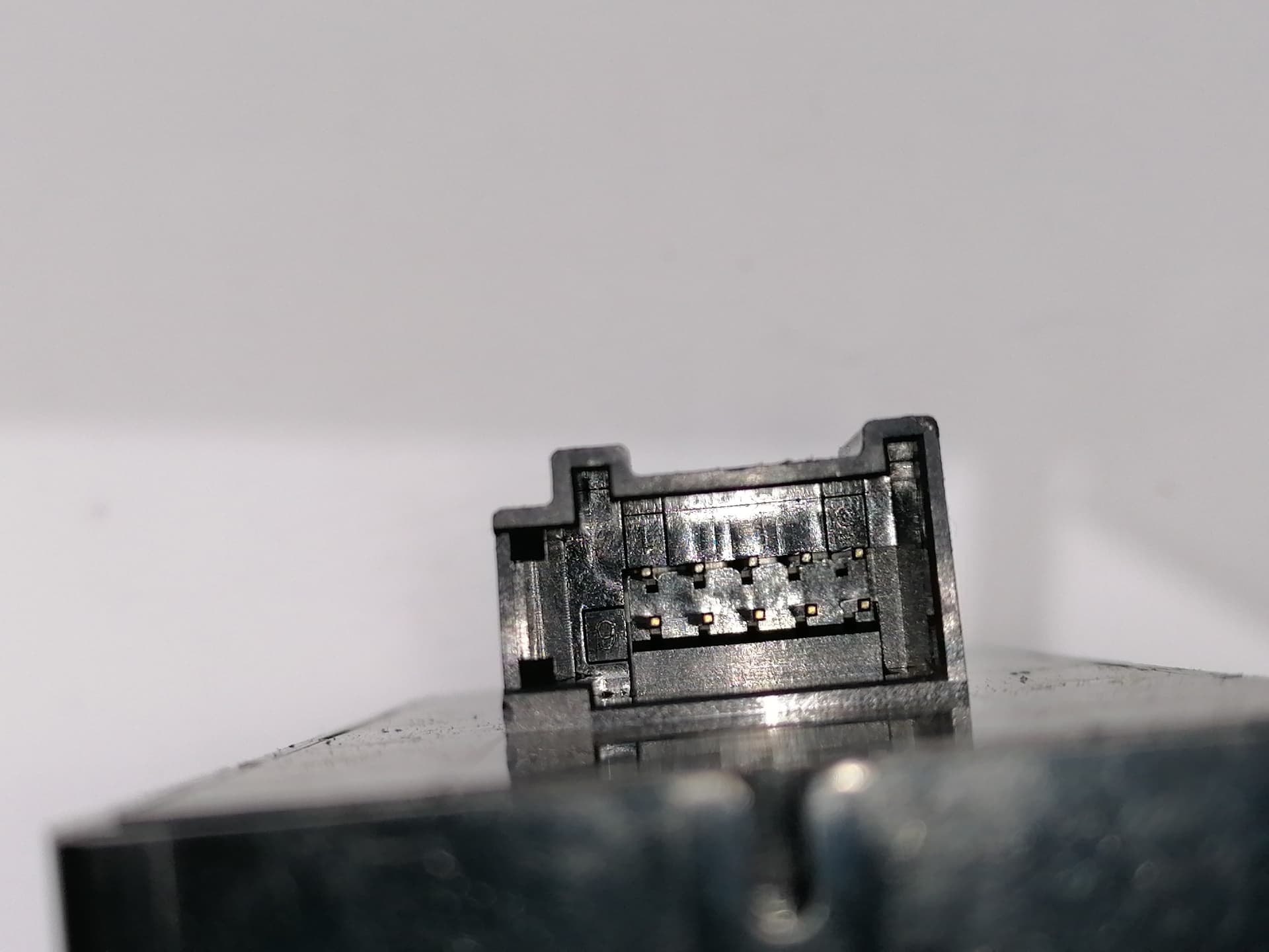 Mando elevalunas delantero izquierdo AUDI A4 AVANT (8W5) 4