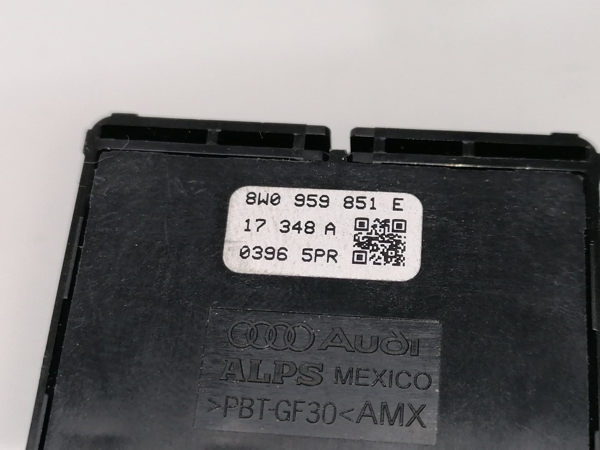 Mando elevalunas delantero izquierdo AUDI A4 AVANT (8W5) 2