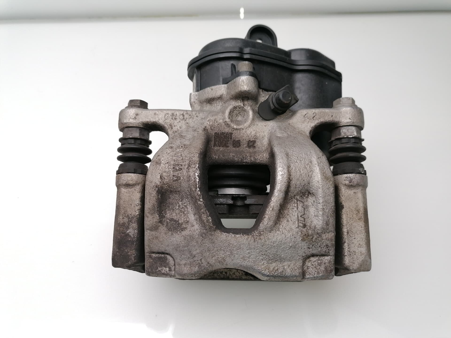 Recambio AUDI A4 AVANT (8W5) ref. 8W0405AT