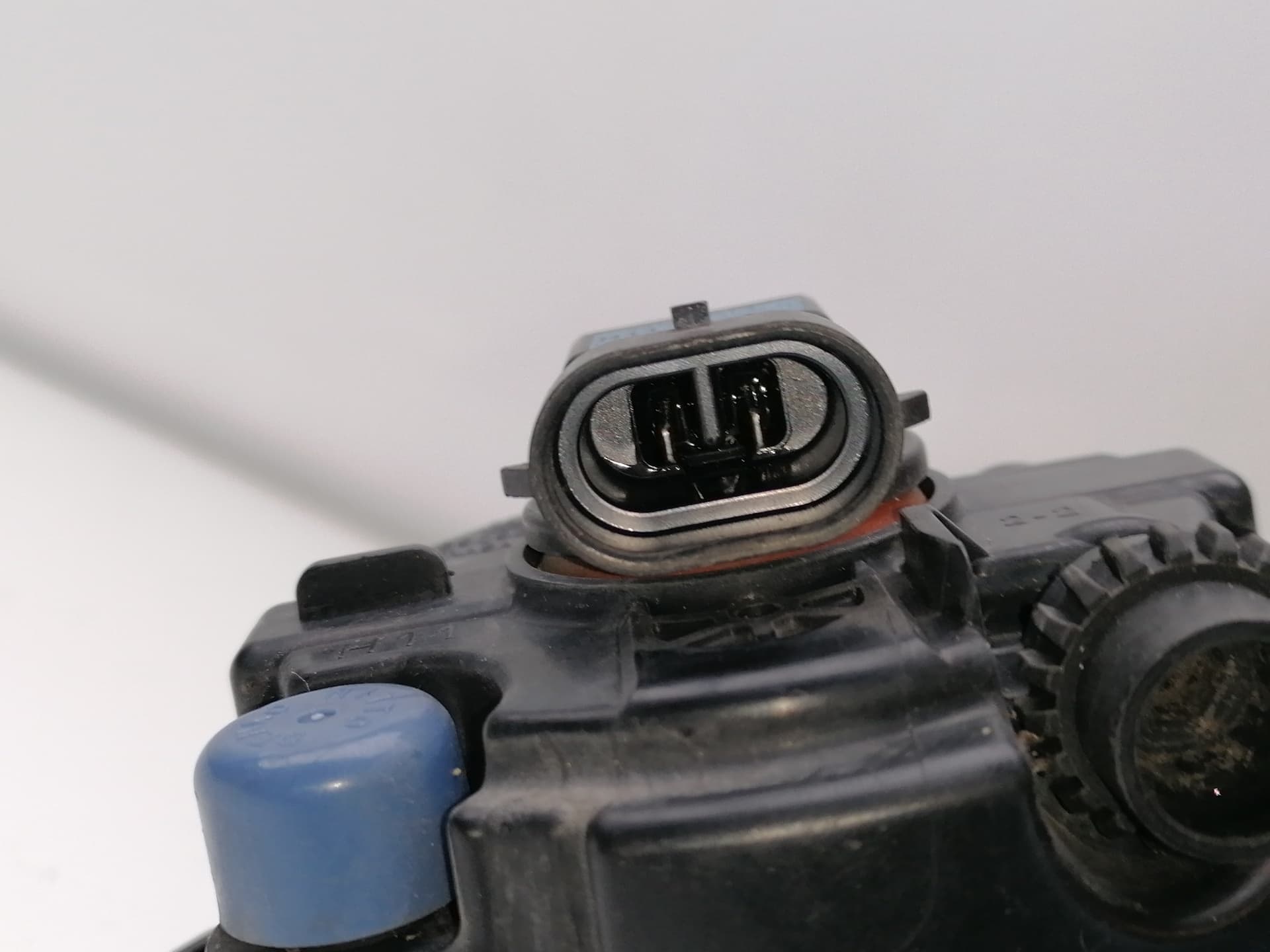 Faro antiniebla izquierdo TOYOTA RAV 4 (A3) 4