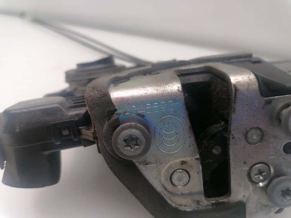 Cerradura puerta delantera izquierda TOYOTA RAV 4 (A3) 3