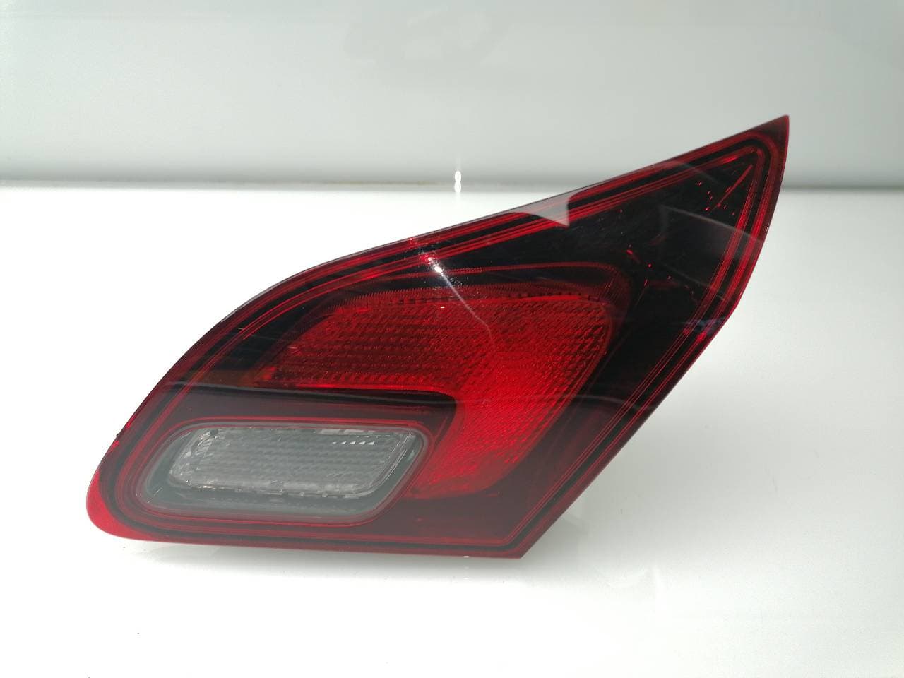 Piloto trasero derecho OPEL ASTRA J LIM.