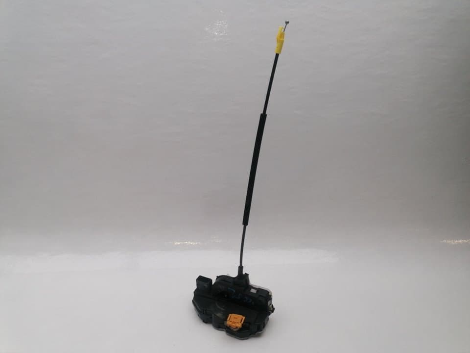 Cerradura puerta trasera derecha OPEL ASTRA J LIM.