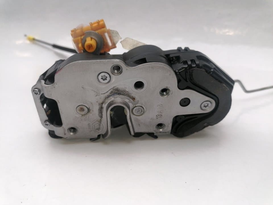 Cerradura puerta trasera izquierda OPEL ASTRA J LIM. 5
