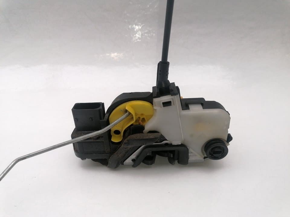 Cerradura puerta trasera izquierda OPEL ASTRA J LIM. 4
