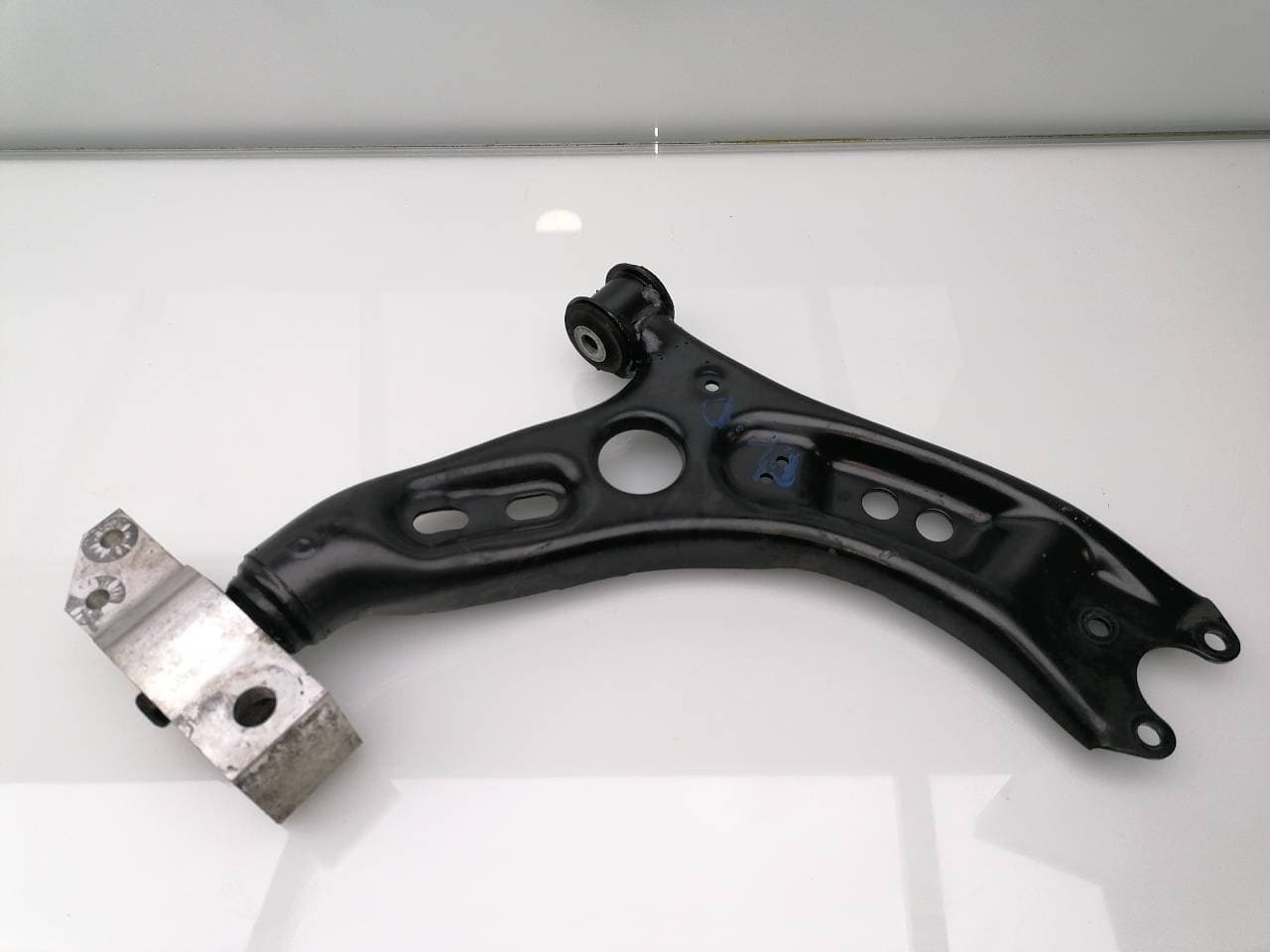 Brazo suspension inferior delantero derecho VOLKSWAGEN PASSAT (321/23/27/31)