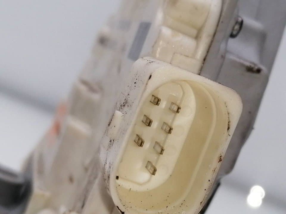 Cerradura puerta trasera derecha VOLKSWAGEN PASSAT (321/23/27/31) 3