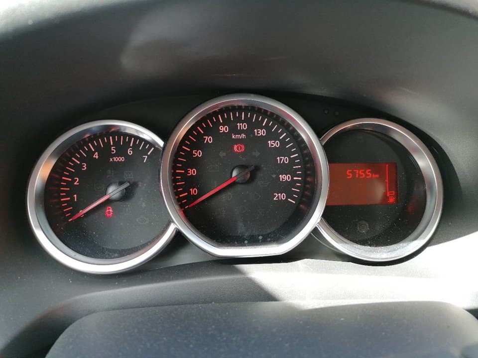 Cuadro instrumentos DACIA SANDERO 5