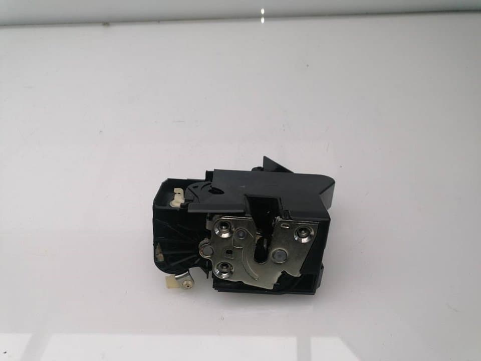 Cerradura puerta delantera derecha DACIA SANDERO 2