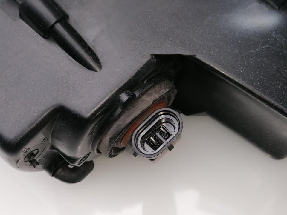 Faro antiniebla izquierdo VOLKSWAGEN POLO 4